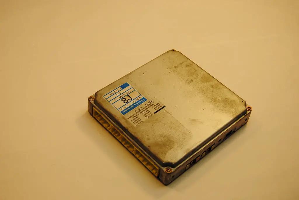 97 Geo Tracker Suzuki Sidekick Ecu Ecm Engine 8J Computer 33920 77Ej0 1