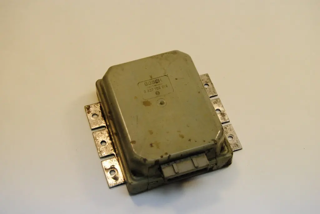 Volvo 260 262 264 V6 Prv-6 Ezk Bosch Ignition Control Unit Computer 0227100019 1