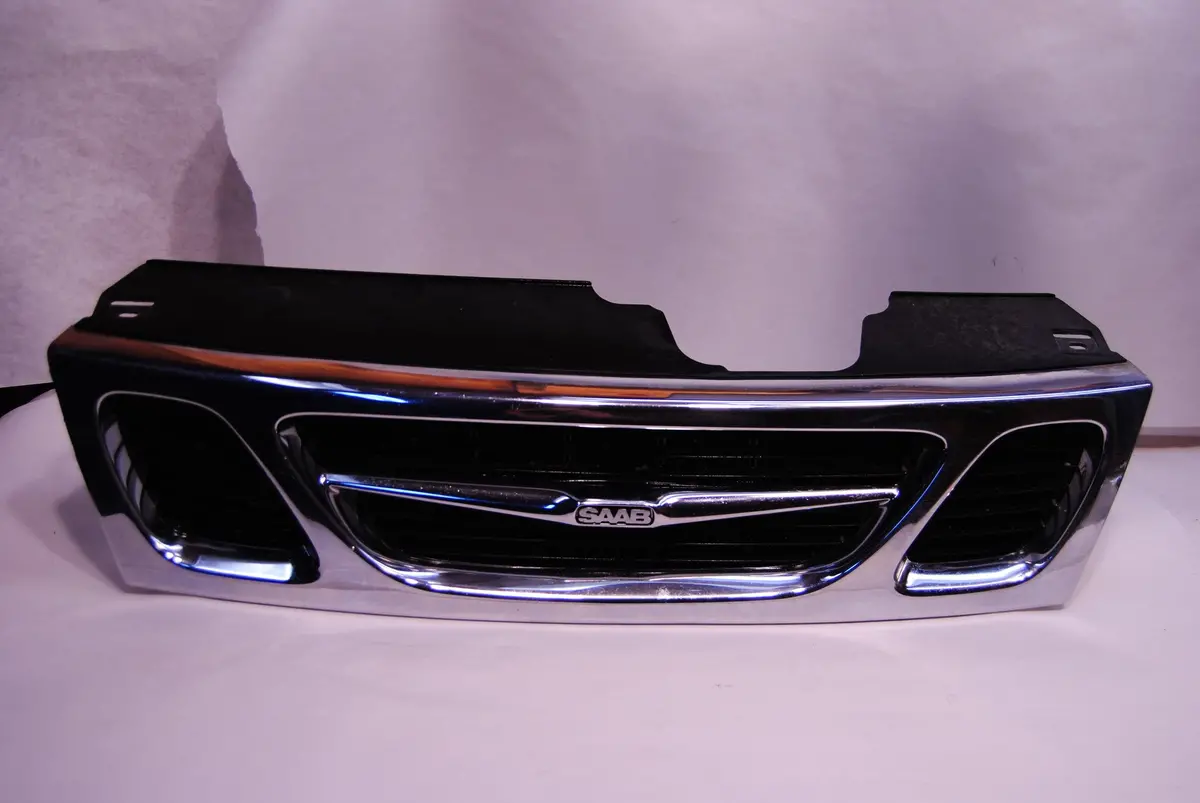 Saab 9-5 Grille Grill Assembly 98 99 00 01 Aero Se Base 4677191 1
