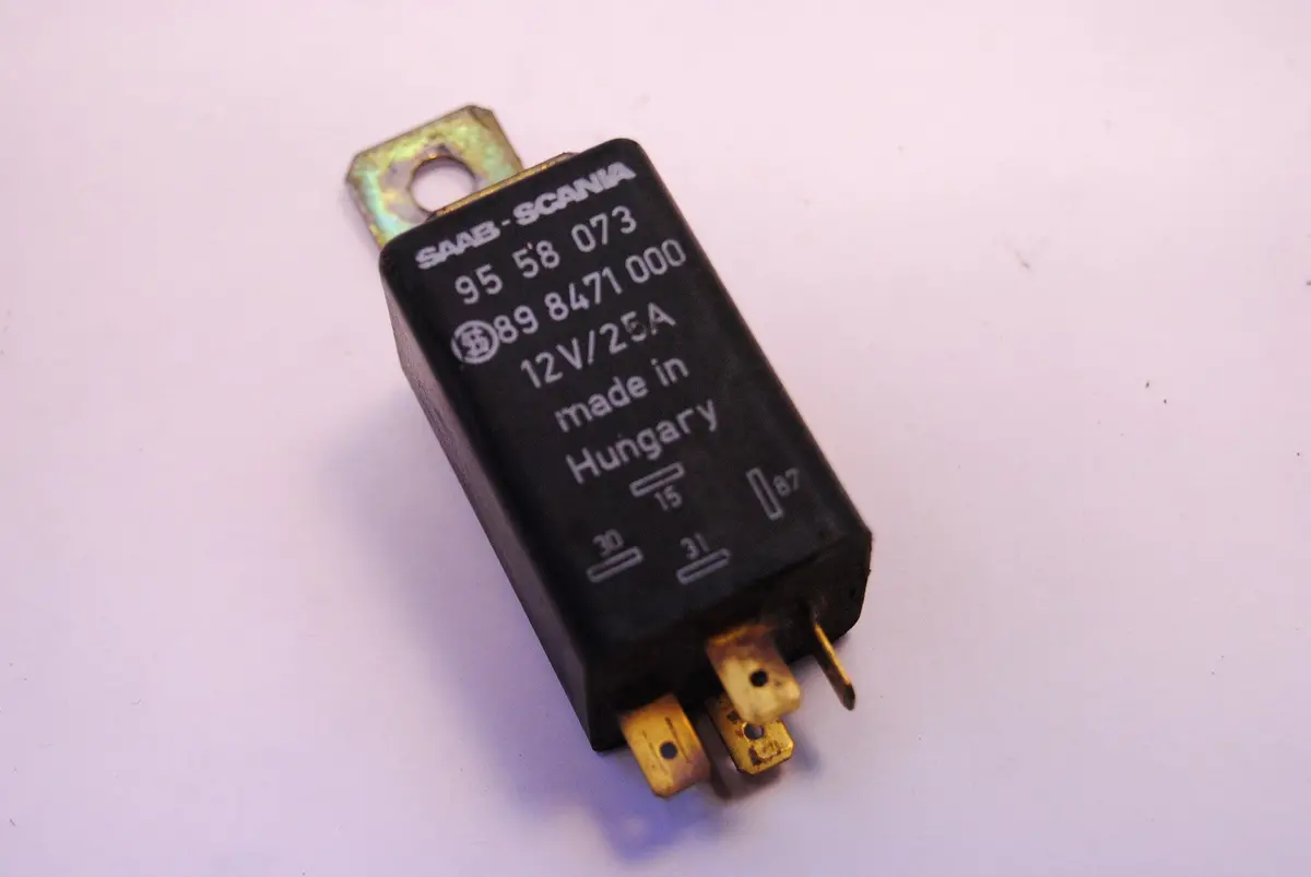 Saab 900 Fan Delay Relay Saab 9558073 / 95 58 073 Classic Turbo 1