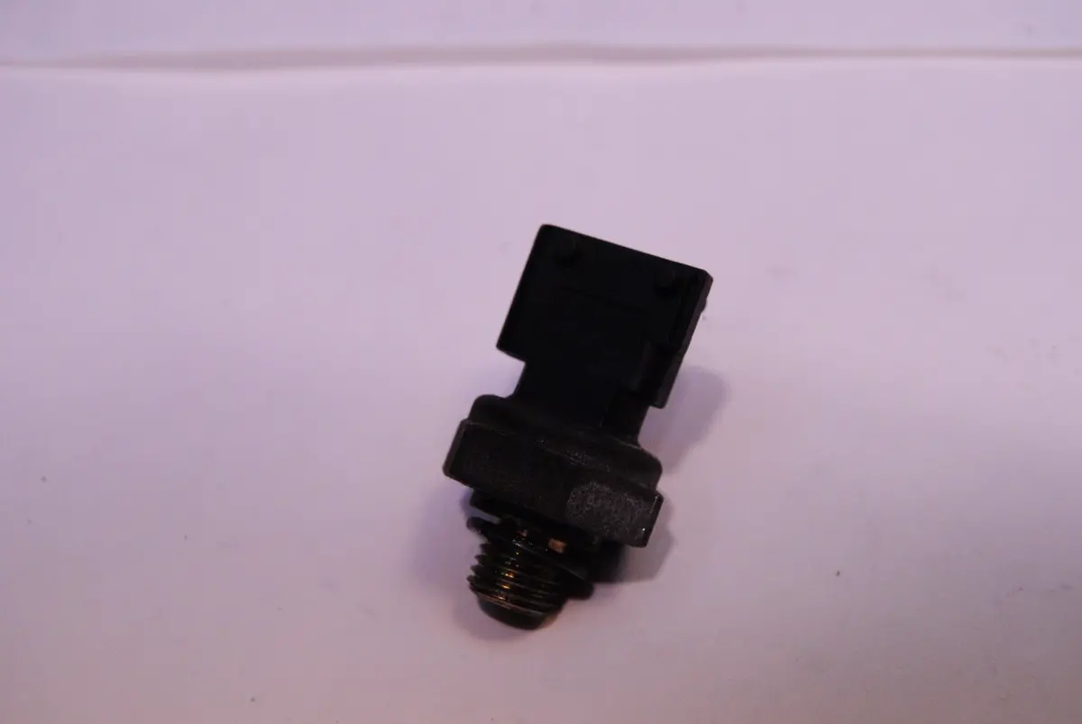 Saab 9-5 / 9-3 Trionic 7 Oem Map Sensor Saab 9-5 Manifold Absolute Pressure Part # 9171497 1999 2000 1