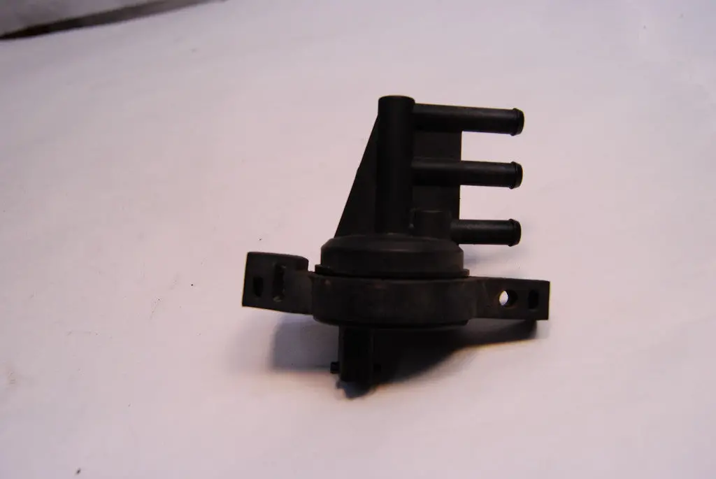 Saab 9-5 9-3 Bpc Turbo Boost Pressure Controler 9175290 1