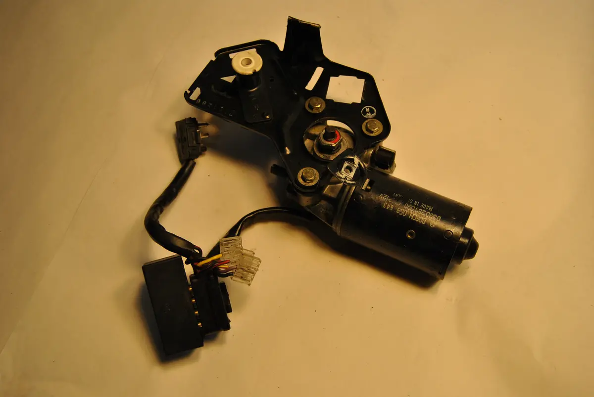 86-91 Mercedes Power Sunroof Motor W126 380Sec 500Sec 560Sec 300Sd 500Sel 500Se 280Se 0 390 251 696 1