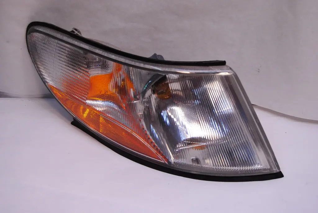 Saab 900 94-98 Turn Signal Parking Light Lh Se Turbo 4240354 1