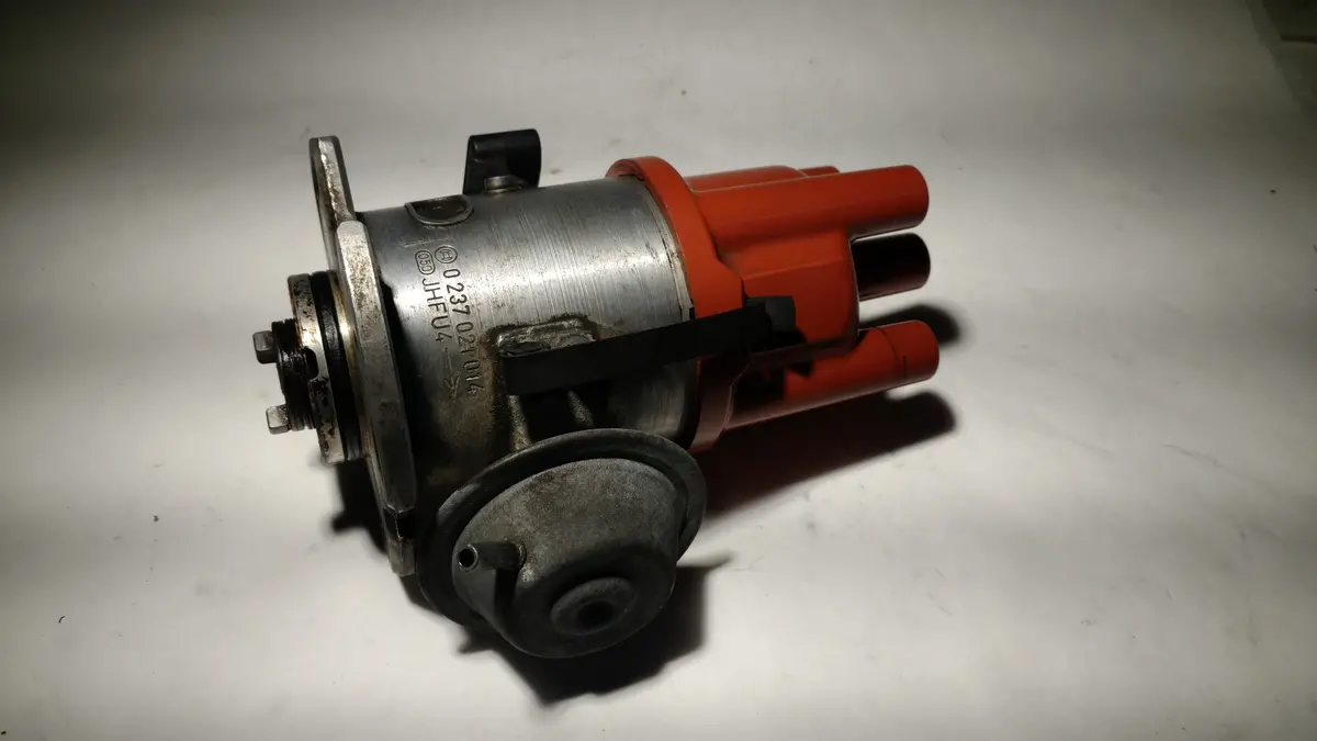 Saab 900 900-S Classic 8 Valve Non Turbo Ignition Distributor 0237021014 82 83 84 85 86 87 88 1